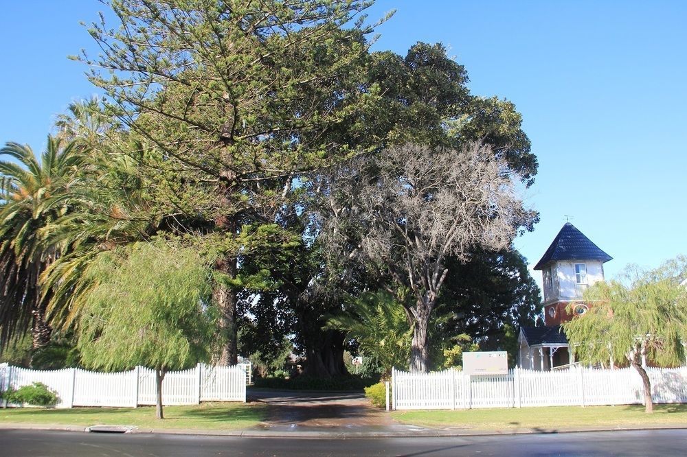 Busselton Ithaca Motel Екстер'єр фото