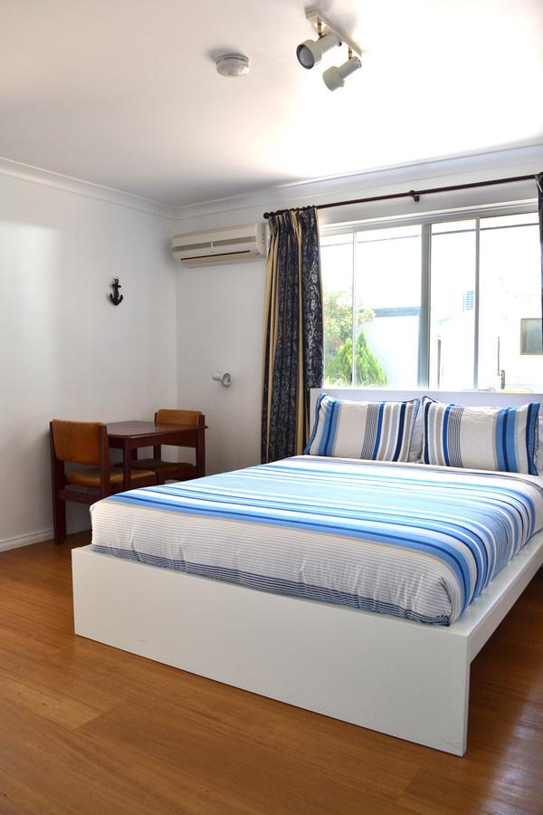 Busselton Ithaca Motel Екстер'єр фото